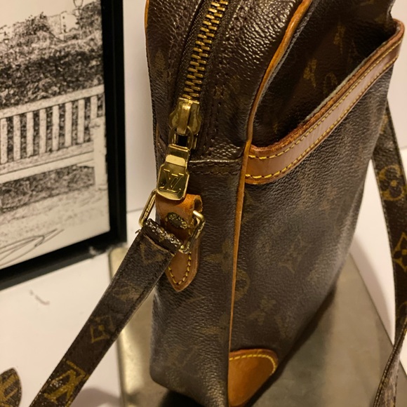 Authentic Louis Vuitton Danube Monogram - Picture 3 of 9